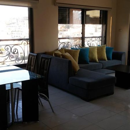 Cozy Dair Ghbar Apartment Amman Ngoại thất bức ảnh