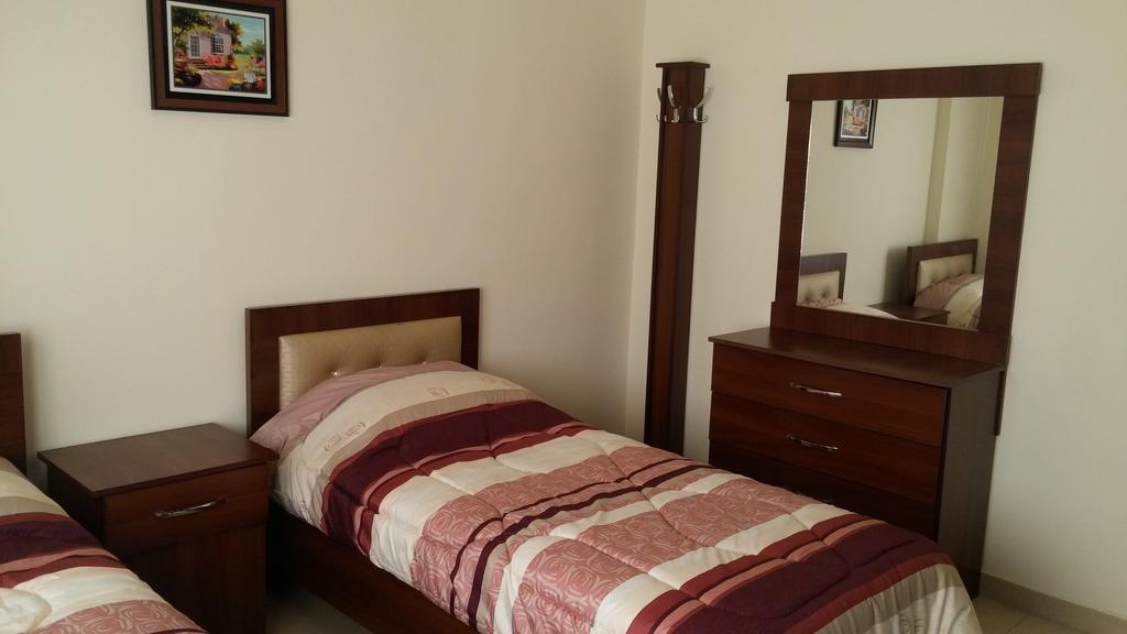 Cozy Dair Ghbar Apartment Amman Ngoại thất bức ảnh