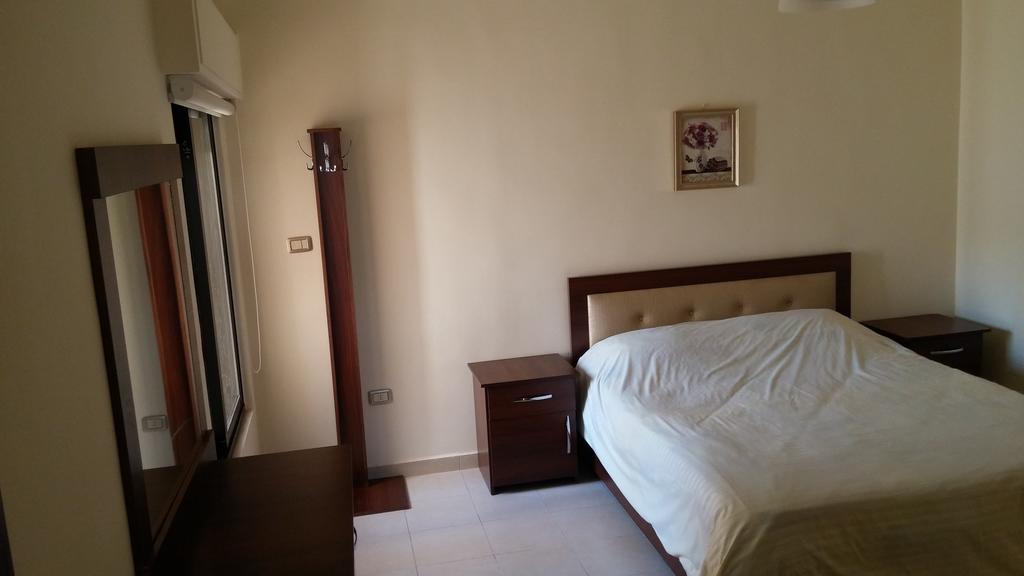 Cozy Dair Ghbar Apartment Amman Ngoại thất bức ảnh