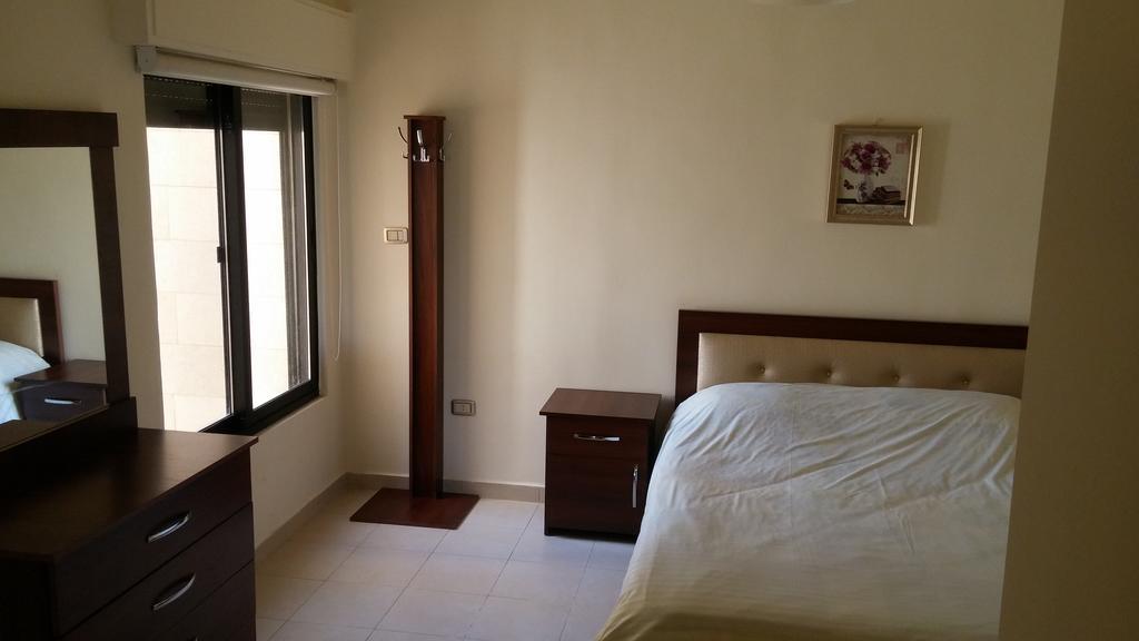 Cozy Dair Ghbar Apartment Amman Ngoại thất bức ảnh