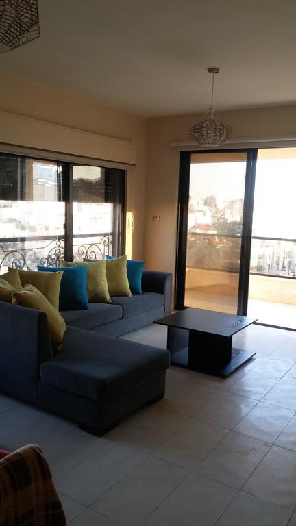 Cozy Dair Ghbar Apartment Amman Ngoại thất bức ảnh