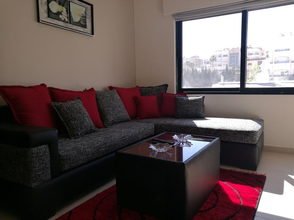 Cozy Dair Ghbar Apartment Amman Ngoại thất bức ảnh