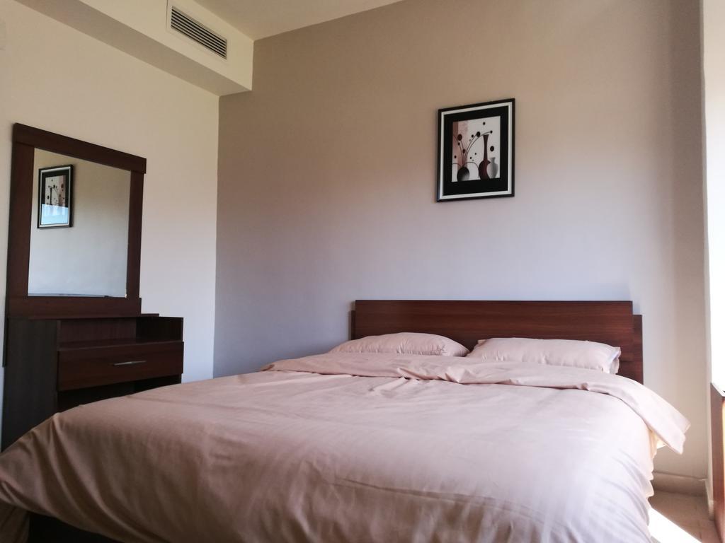 Cozy Dair Ghbar Apartment Amman Ngoại thất bức ảnh