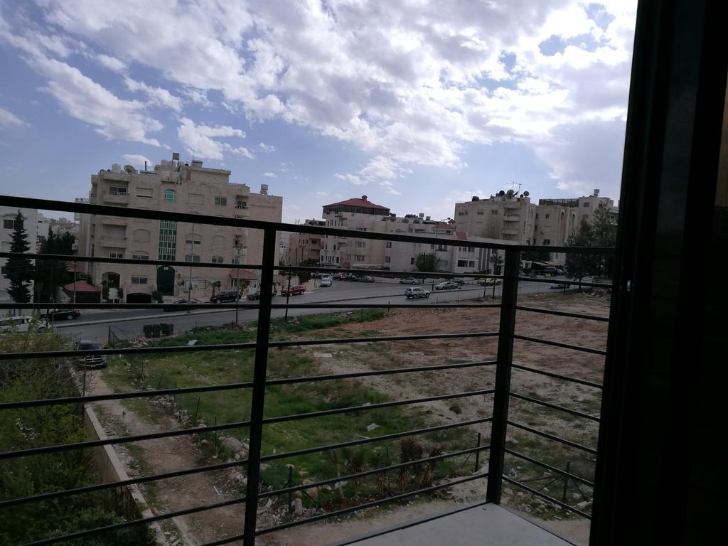 Cozy Dair Ghbar Apartment Amman Ngoại thất bức ảnh