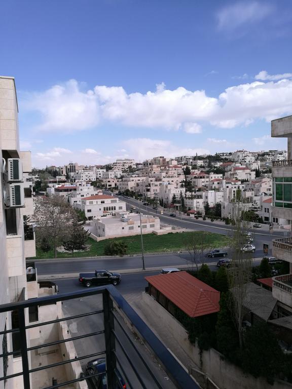 Cozy Dair Ghbar Apartment Amman Ngoại thất bức ảnh